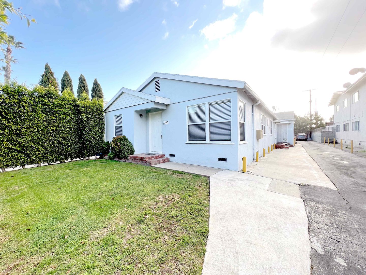Los Angeles Apartment: 3100 Livonia Ave