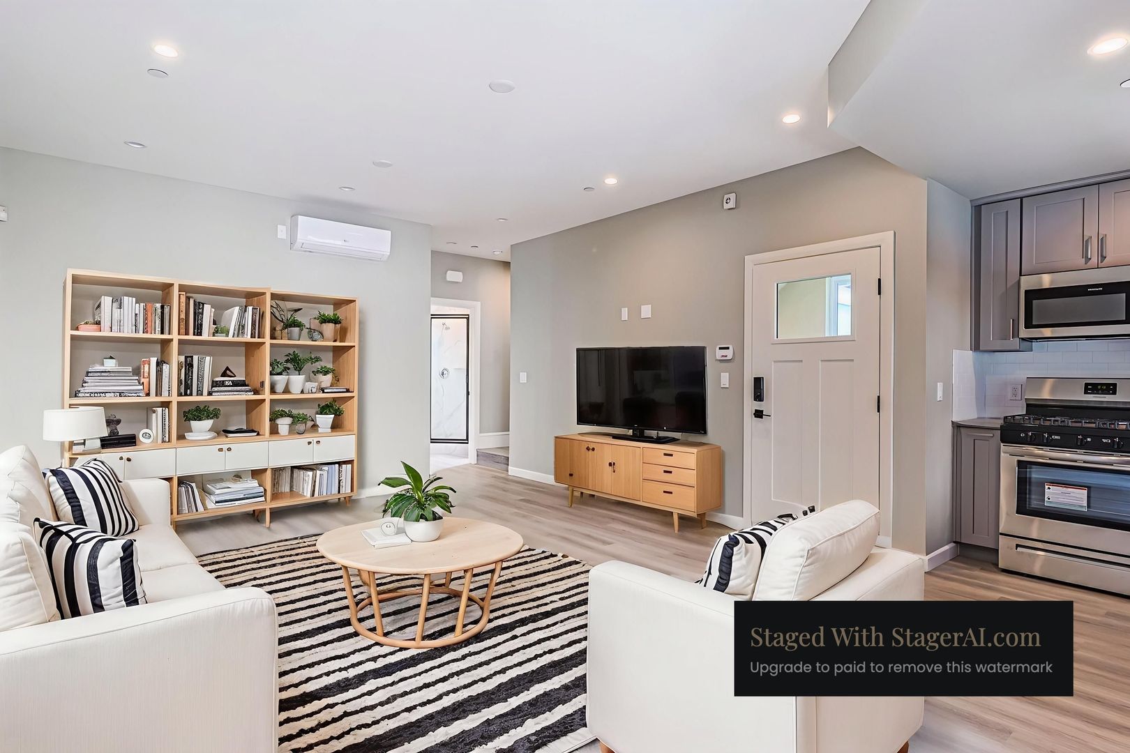 North Hollywood Apartment: 5261 Harmony Ave
