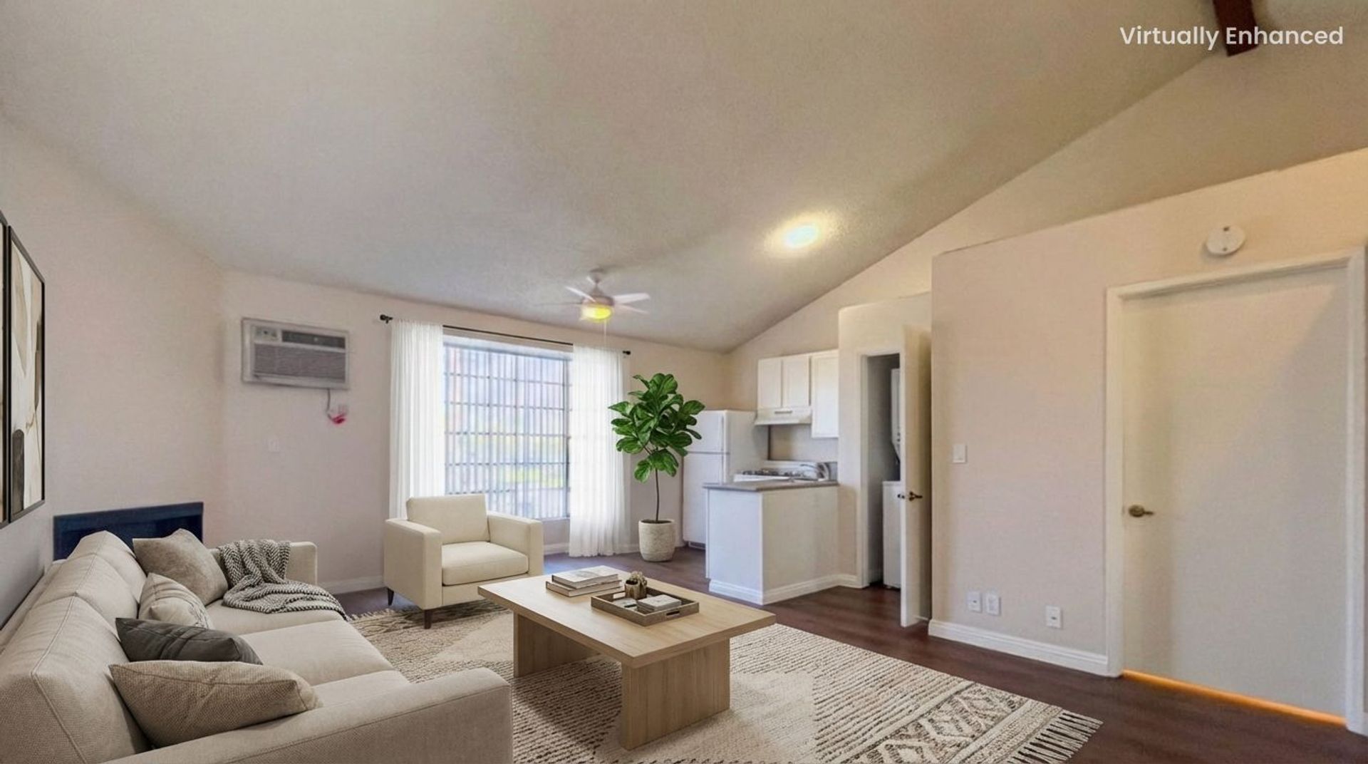 Tujunga Apartment: 10256 McClemont Ave