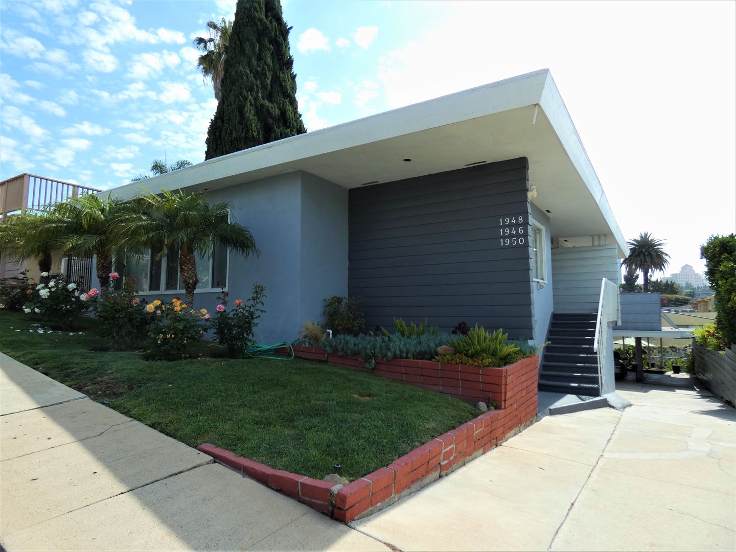 Los Angeles Apartment: 1946 Holmby Ave