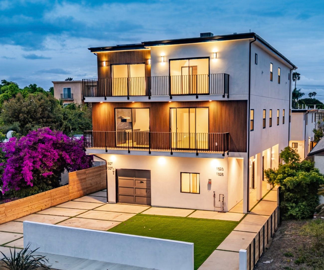 Los Angeles Apartment: 1525 S Carmelina Ave
