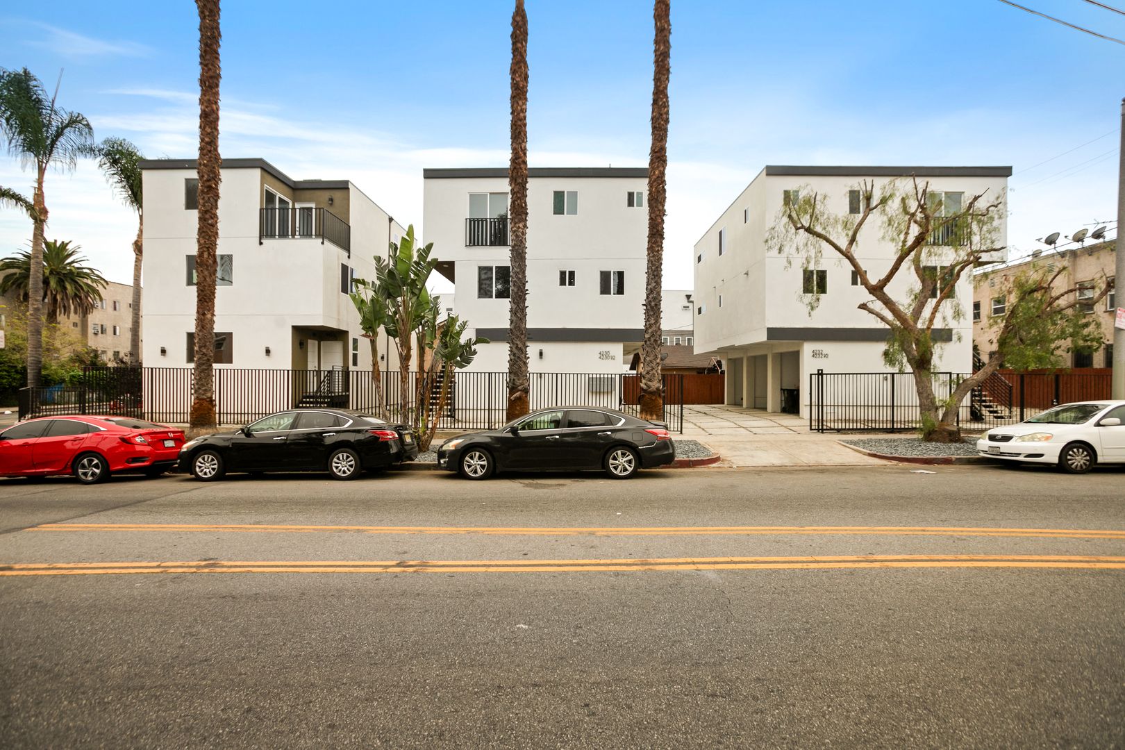 Los Angeles Apartment: 4232 Rosewood Ave