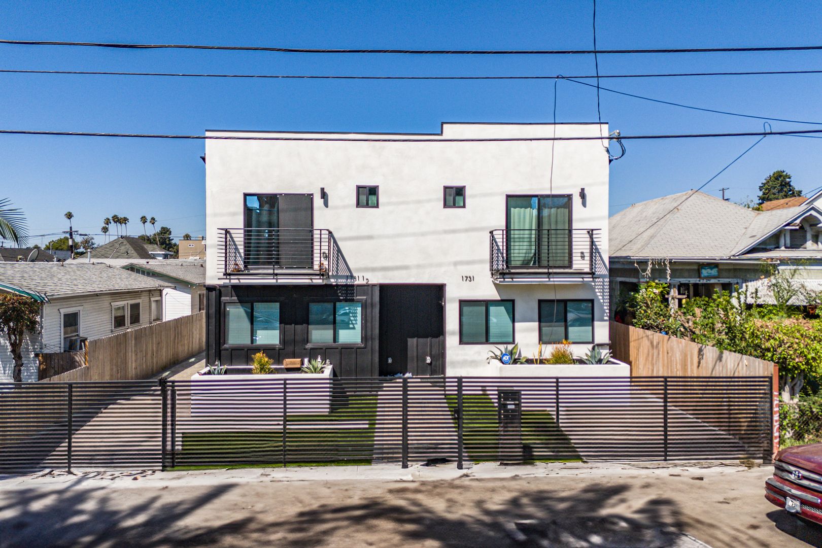 Los Angeles Apartment: 1731 S New Hampshire Ave