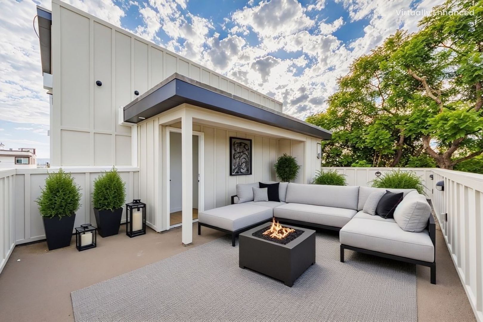 North Hollywood Apartment: 11841 Runnymede St