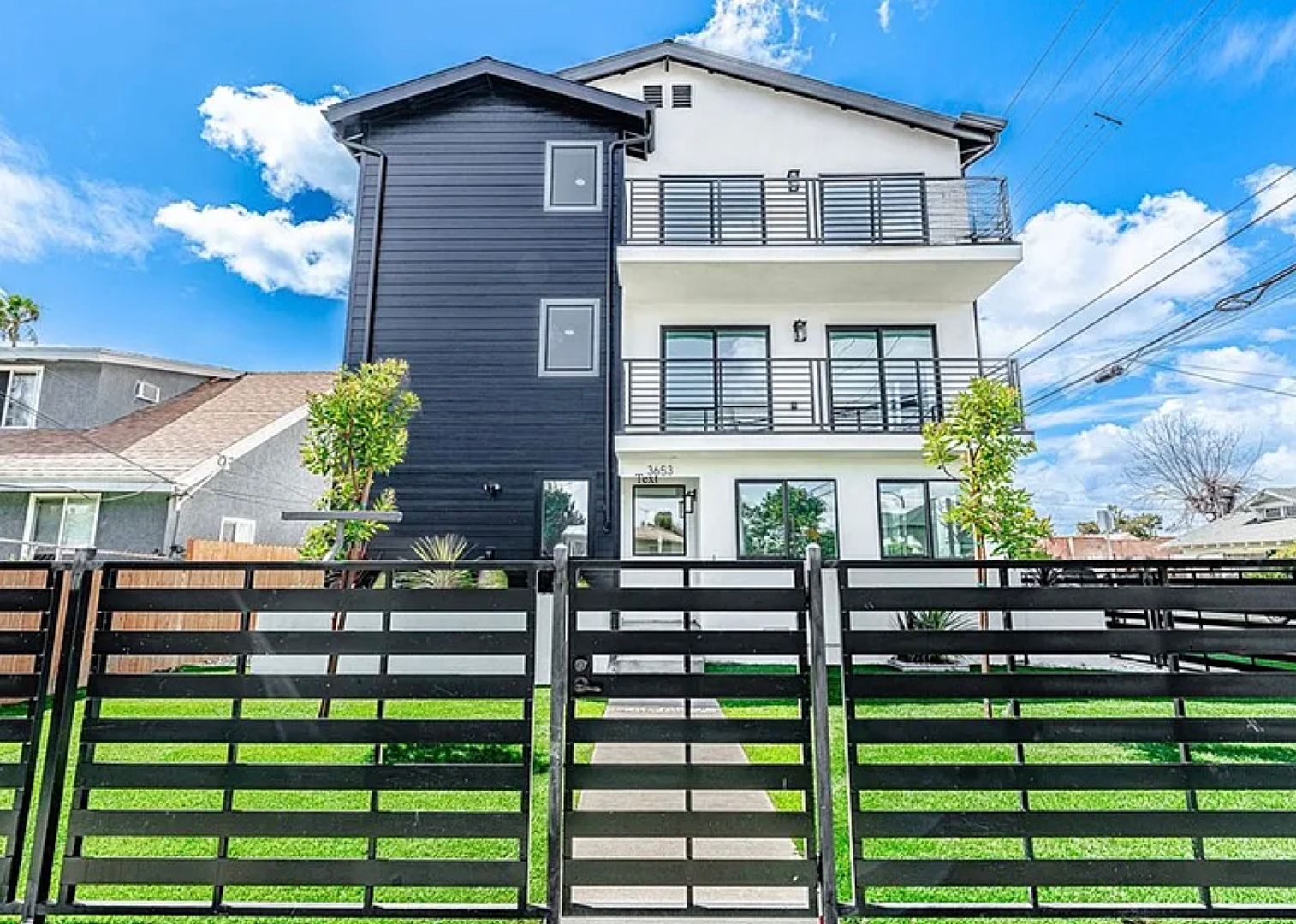 Los Angeles Apartment: 3653 Halldale Ave