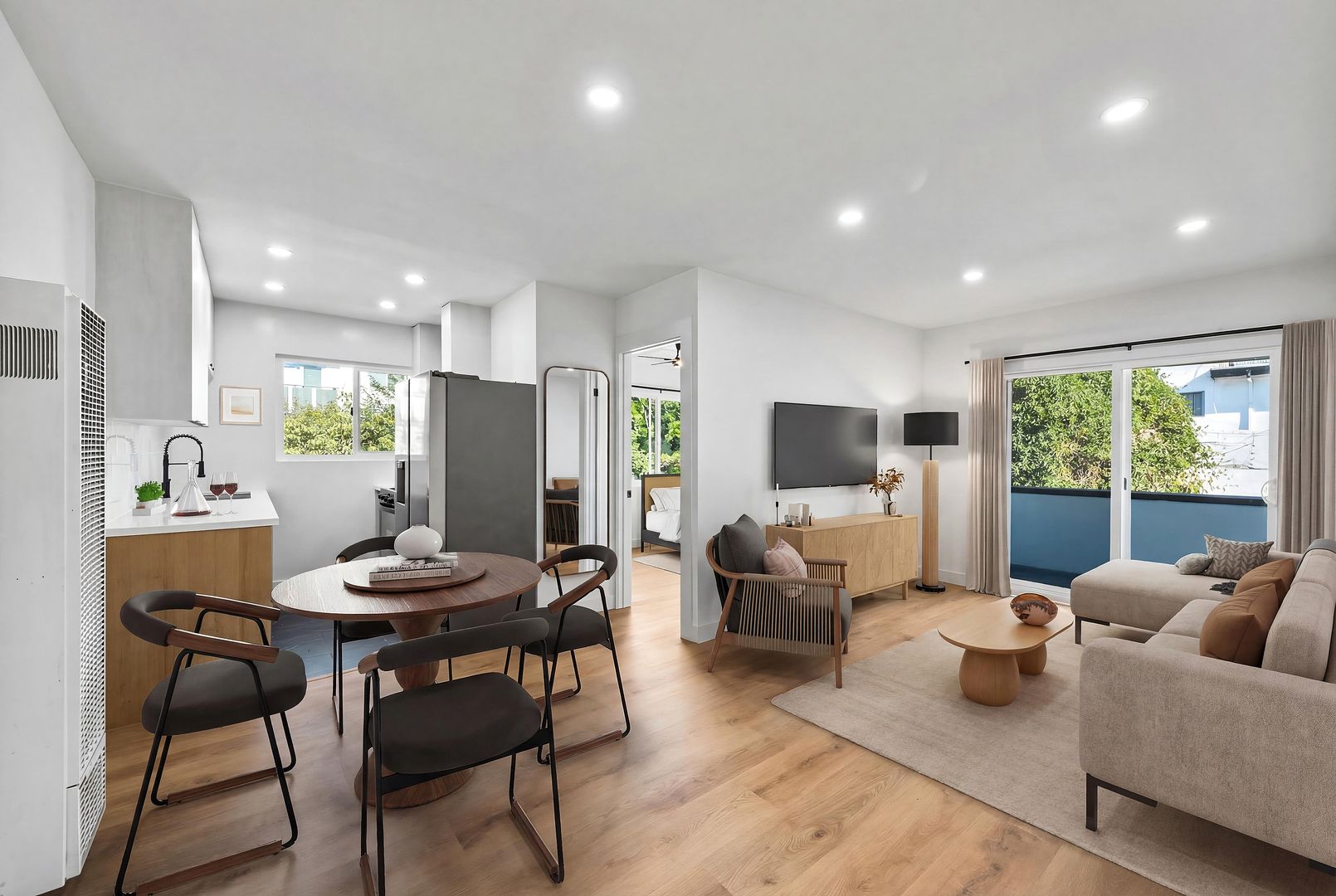 Los Angeles Apartment: 5642 Lexington Ave