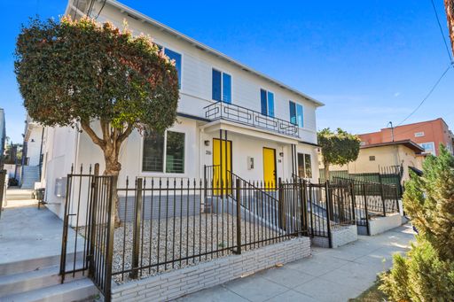 Fully Renovated 2BD/1BA with Modern Kitchen, Designer Bath & Bright Open Layout – photo 1
