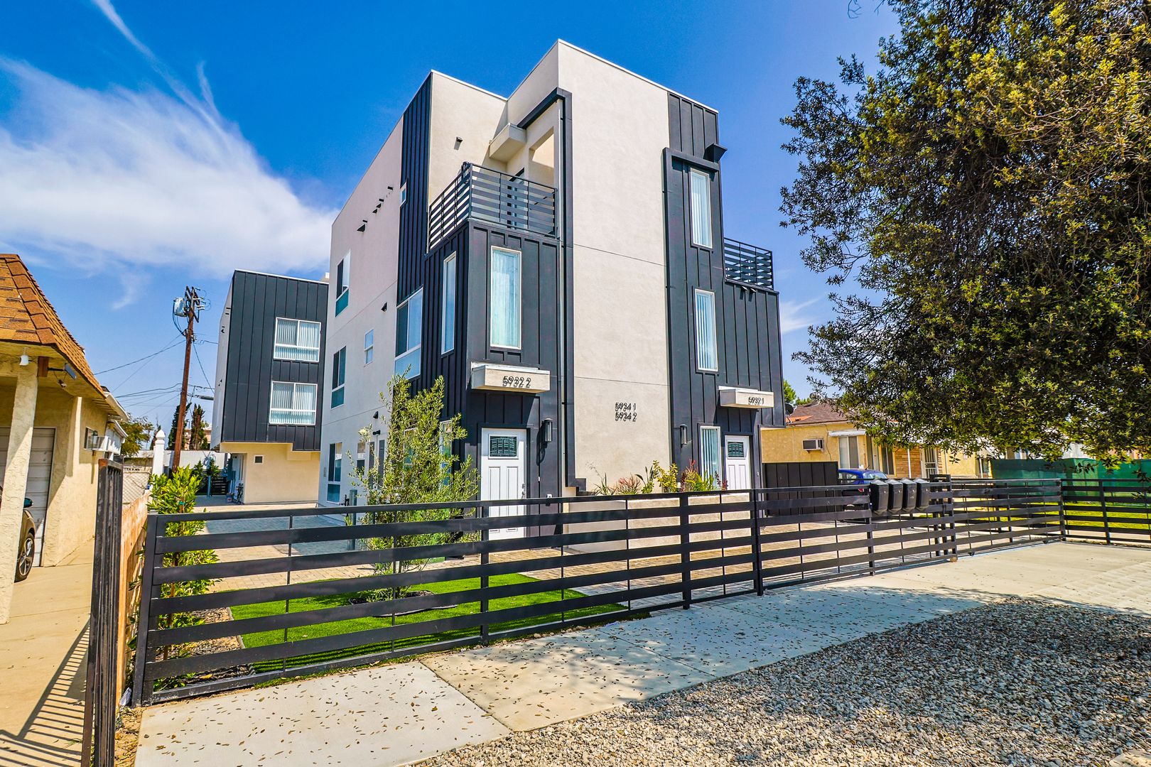North Hollywood Apartment: 5934 Lemp Avenue