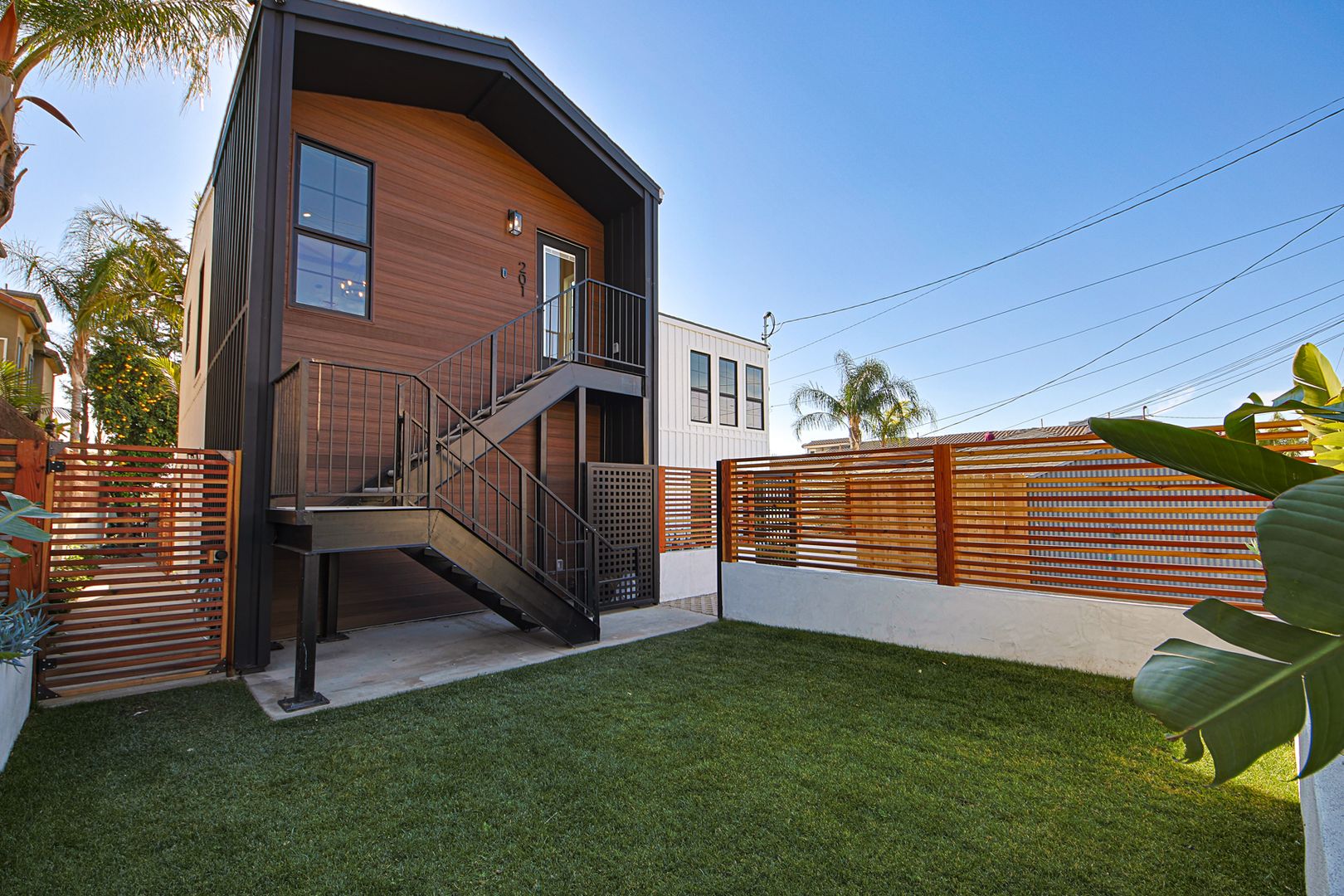 Burbank Apartment: 723 E Verdugo Ave