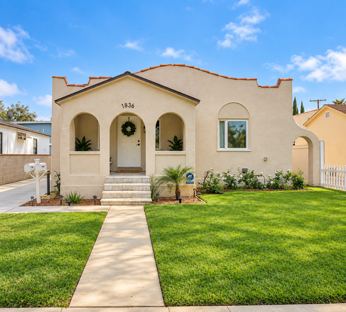 Glendale House: 1836 Lake St