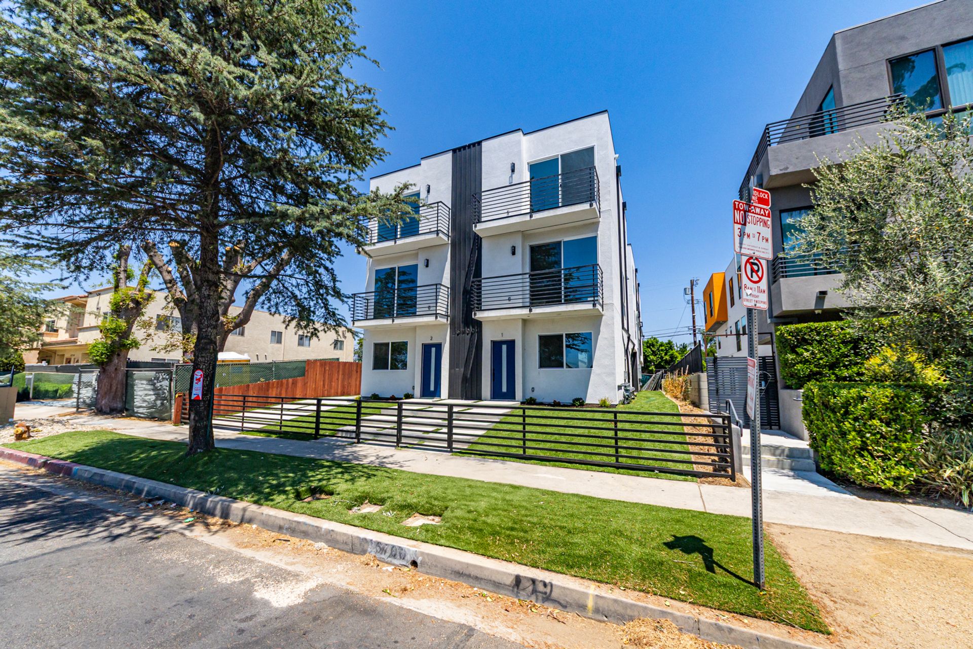 Luxury 4 Bedroom 3-Story Townhomes