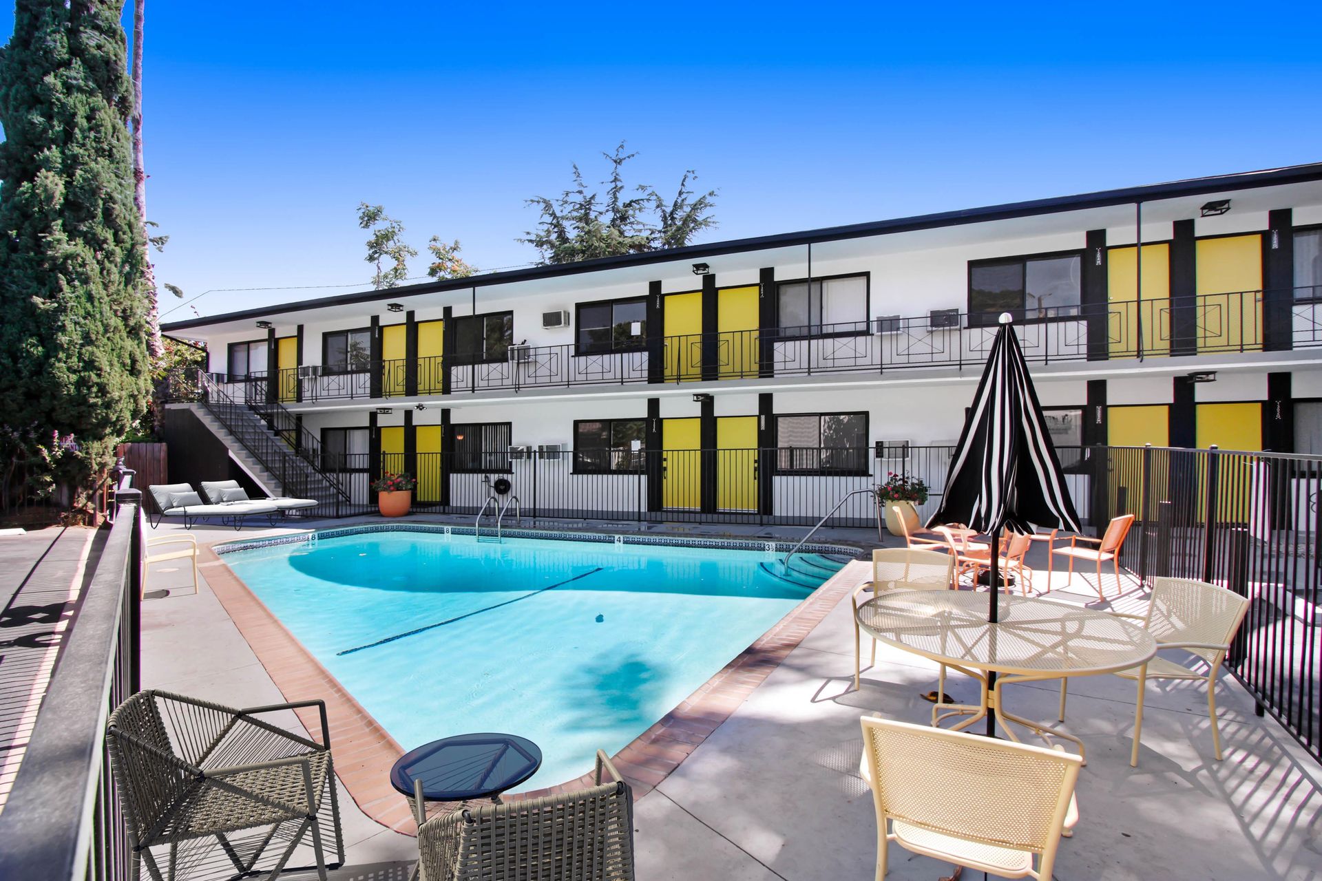 Burbank Apartment: 1300 W Olive Ave - C