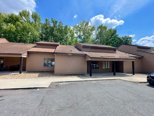 2,418 SF Move-In Ready Office Space - Former Orthotics Clinic with Existing Clinical Infrastructure – photo 1