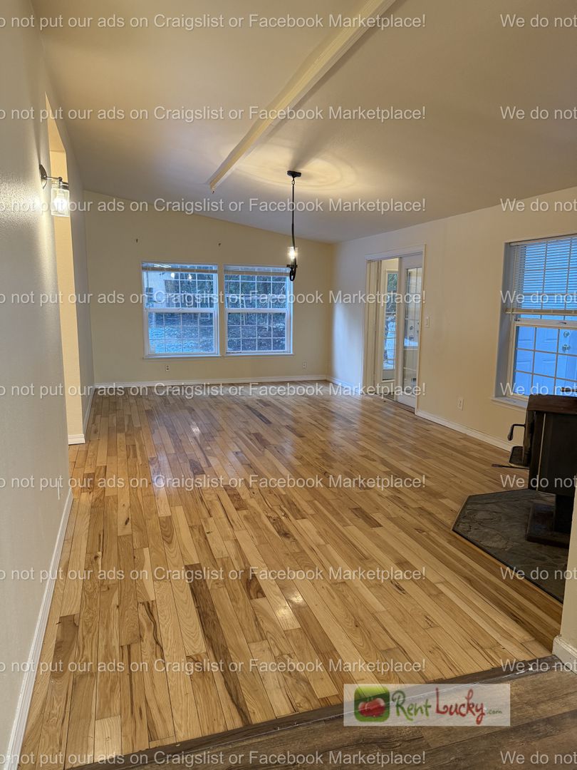 Duvall House: 31910 NE 162nd St