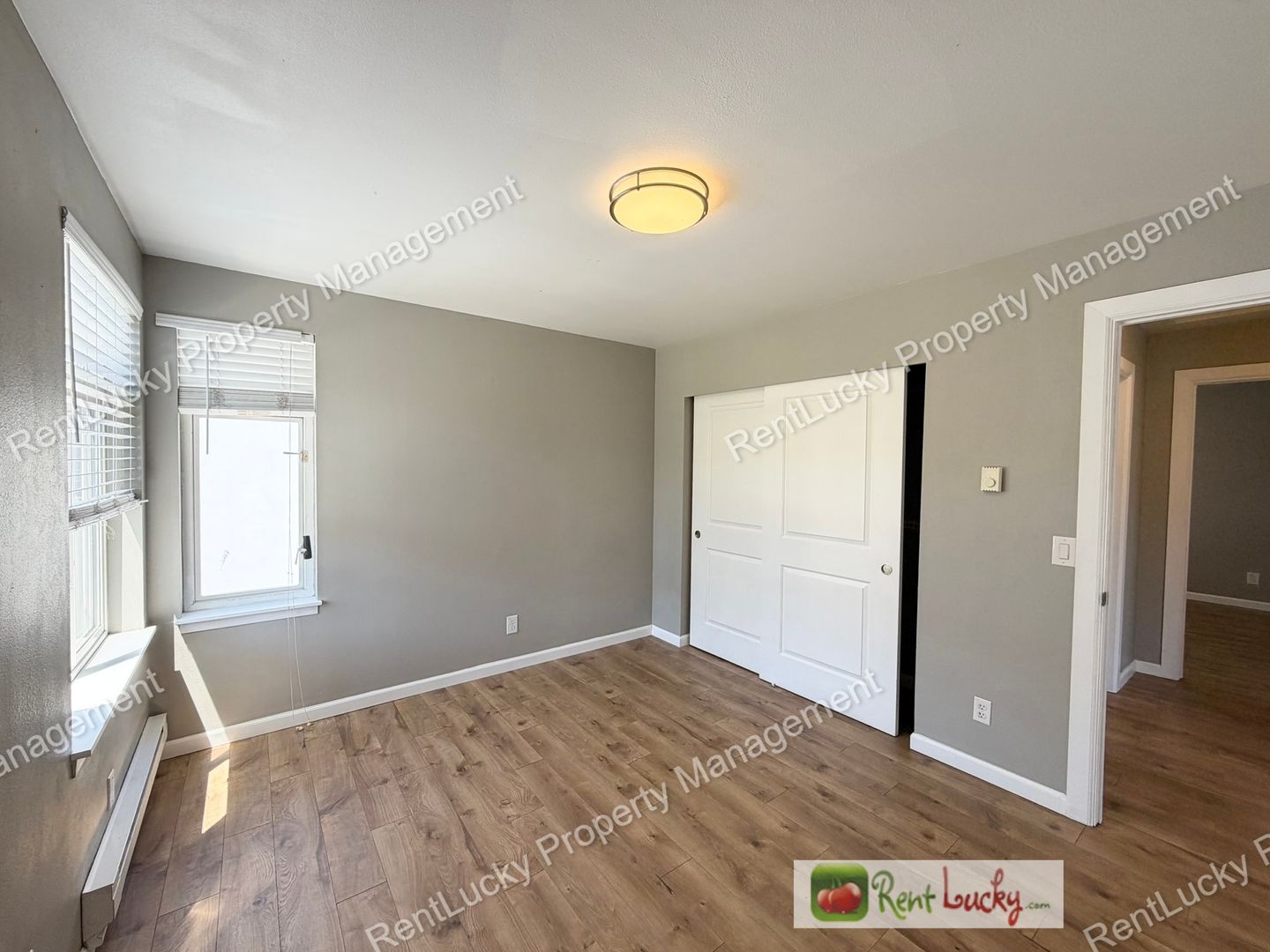 Seattle Apartment: 3315 Claremont Ave S