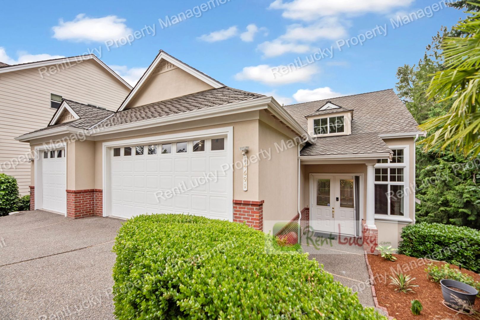 Bellevue House: 14691 NE 16th St
