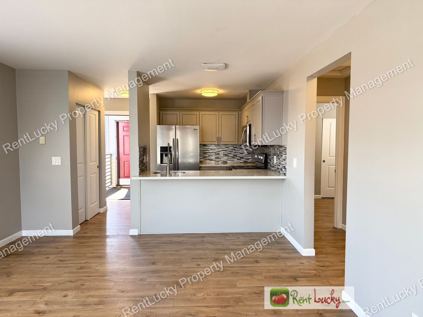 Seattle Apartment: 3315 Claremont Ave S