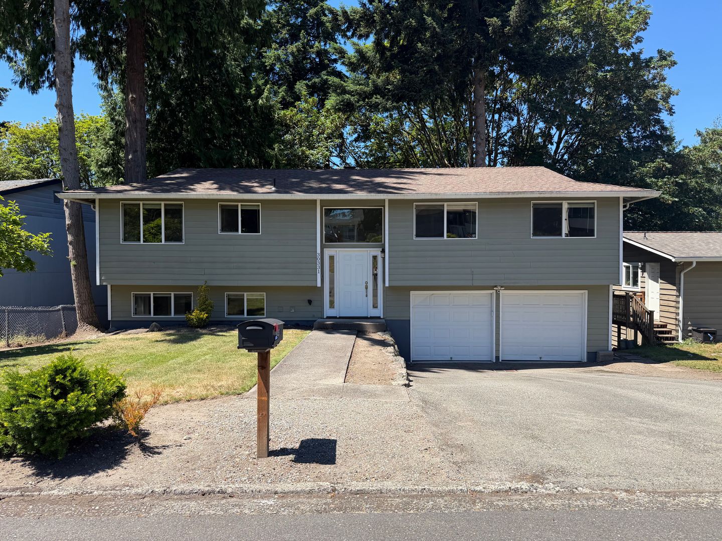 Federal Way House: 30331 9th Ave S
