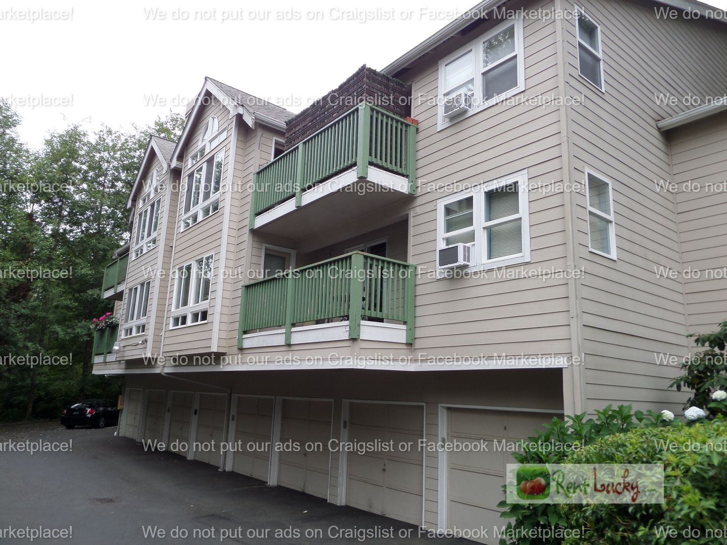 Lake Forest Park Condo: 2525 NE 195th St