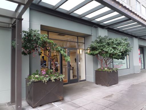 UNBEATABLE PRICE! Adorable One Bedroom Seattle Condo in Unbeatable Location - Walk to Pike Place Market! – photo 1