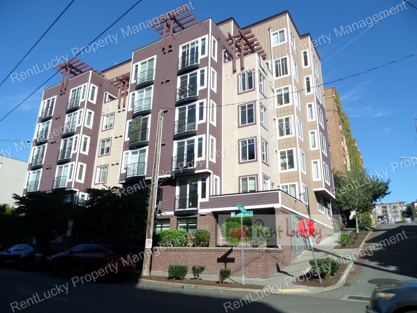 Seattle Condo: 124 Bellevue Ave. E #301