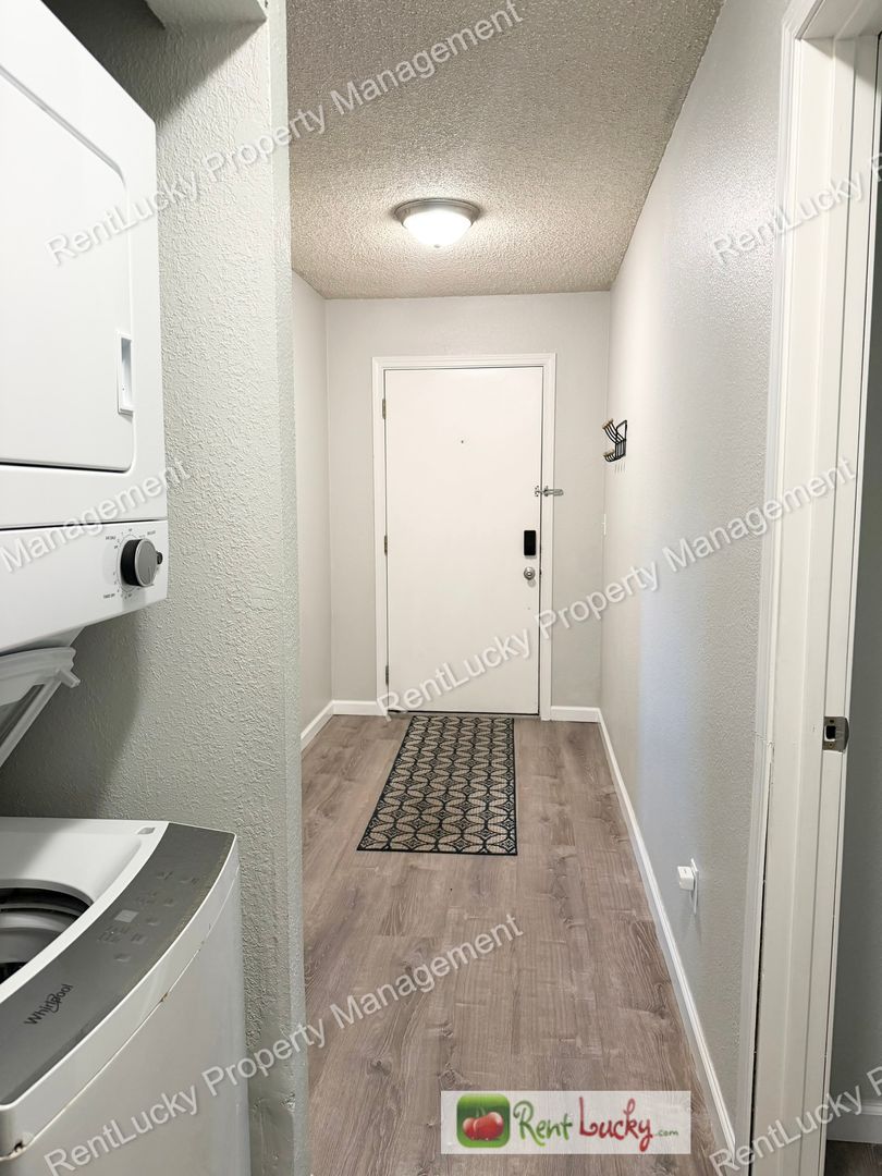 Federal Way Condo: 1003 S 308th St