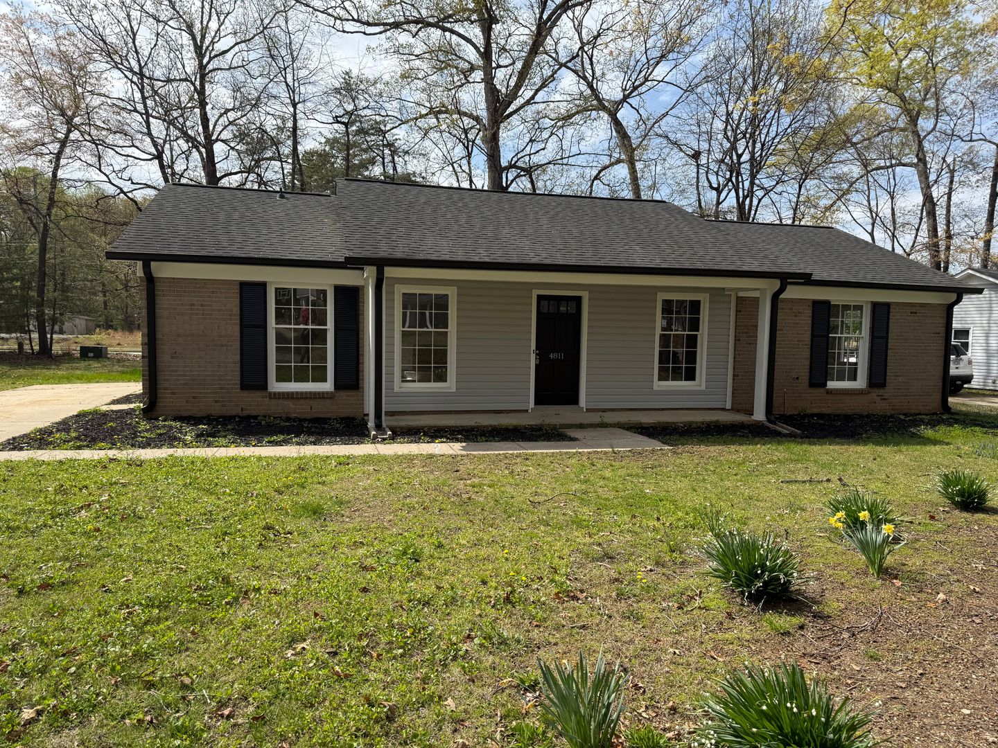 GREENSBORO NC House: 4811 CHAUCER DR