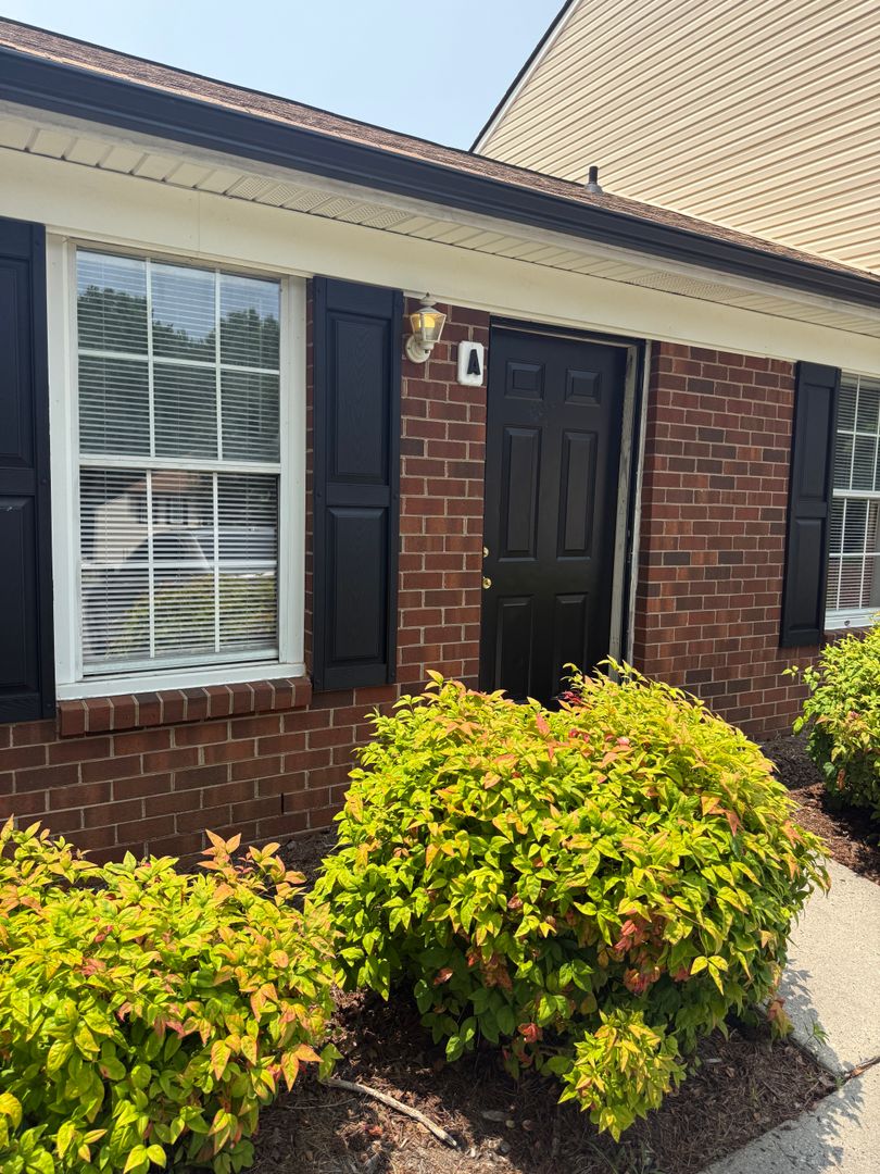 GREENSBORO House: 3527 LYNHAVEN DR #A