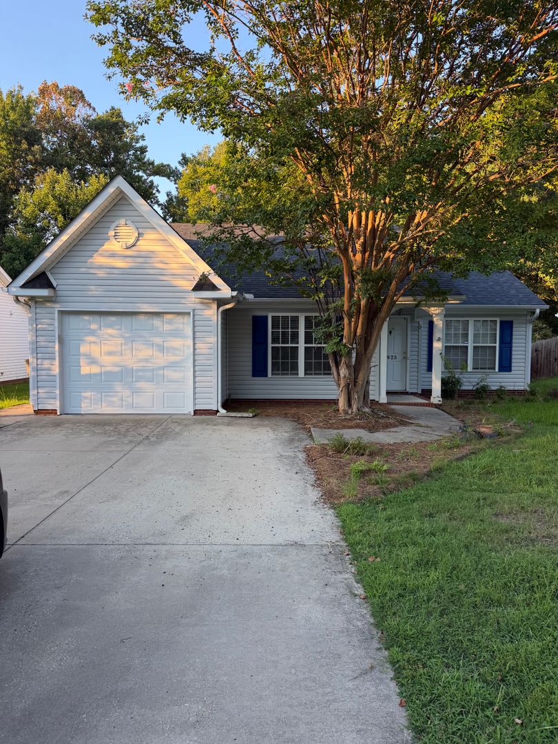 High Point House: 3925 Hickswood Forest court