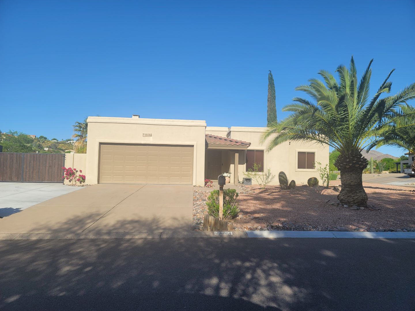 Fountain Hills House: 16444 N. Dixie Mine Trail