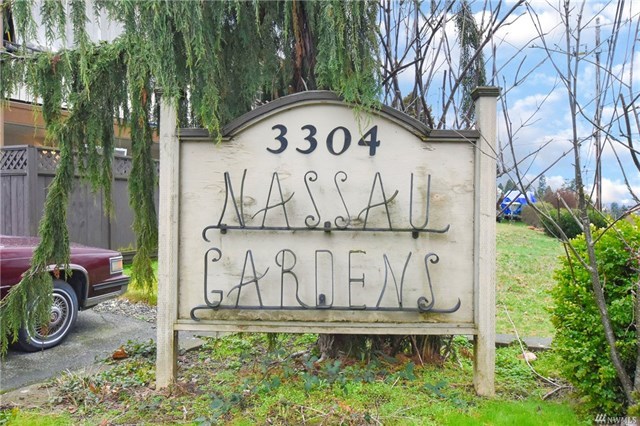 Everett Apartment: 3304 Nassau St