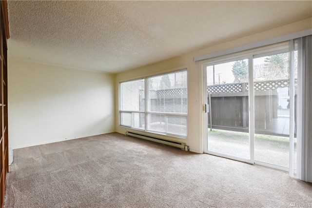 Everett Apartment: 3304 Nassau St