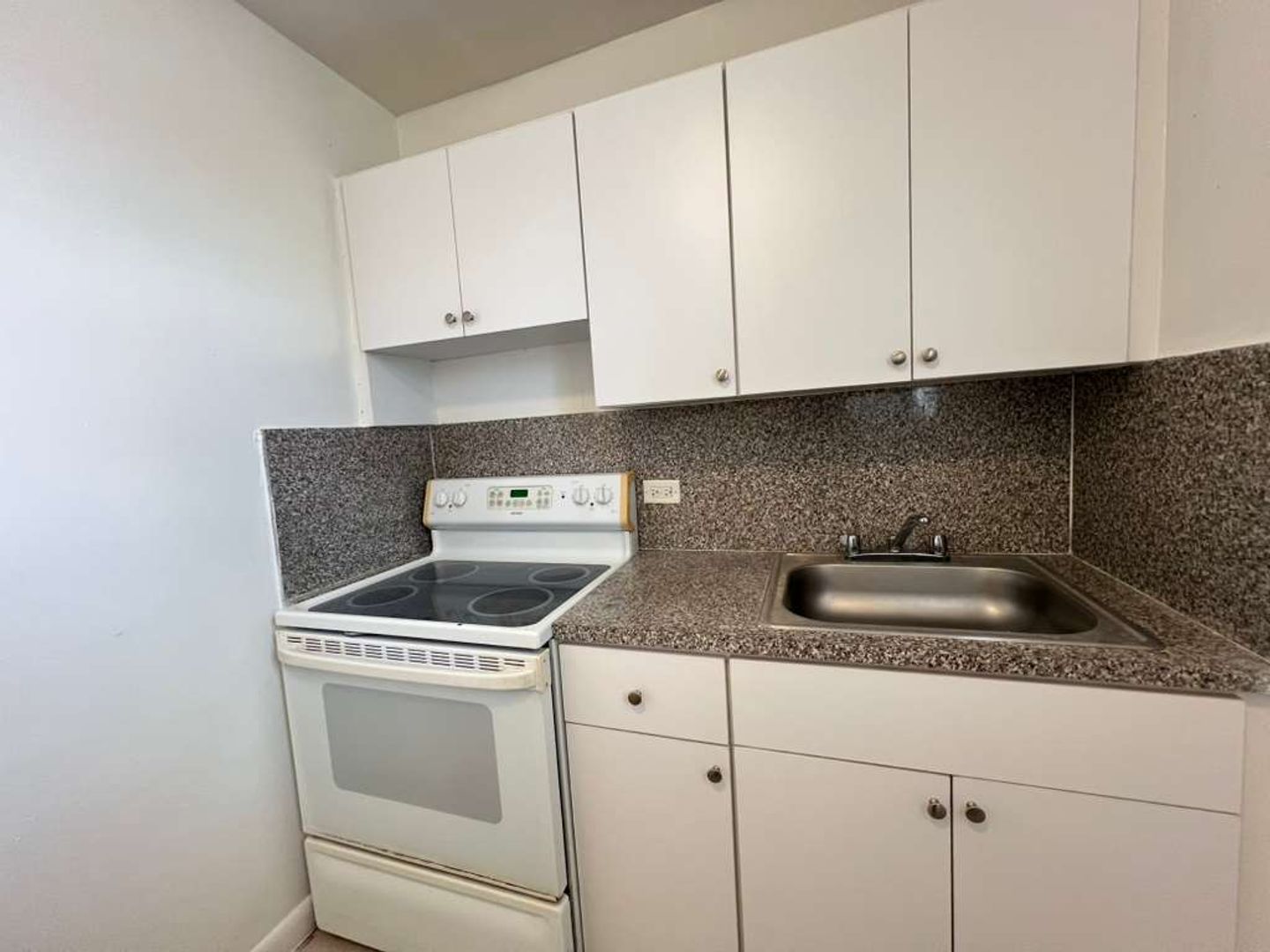 Miami Apartment: 352 NW 11 Street