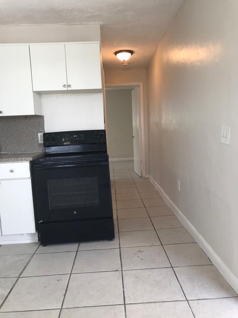 St George Apartments 4 of 10