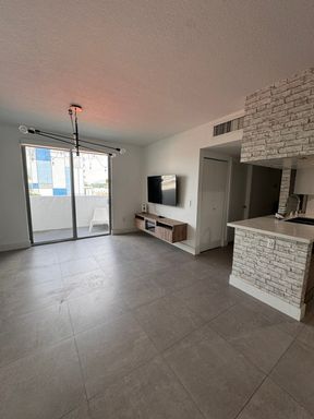2 Bedroom- 2 Bath Loft – photo 1