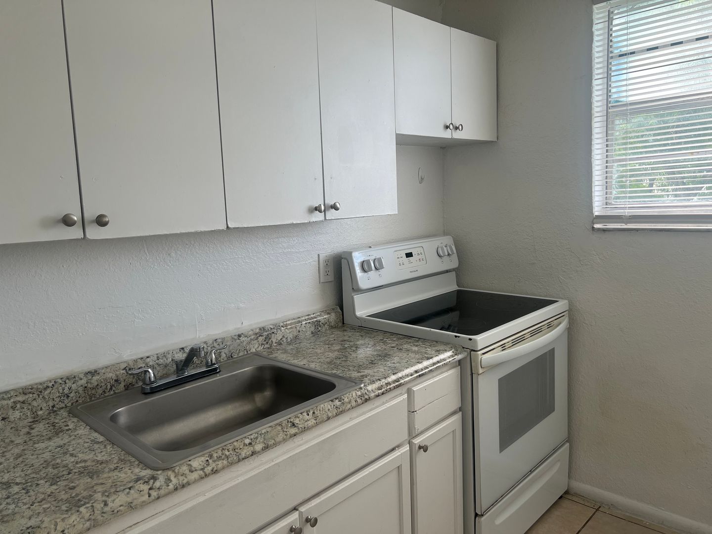 Miami Apartment: 1117 NW 3 Ave