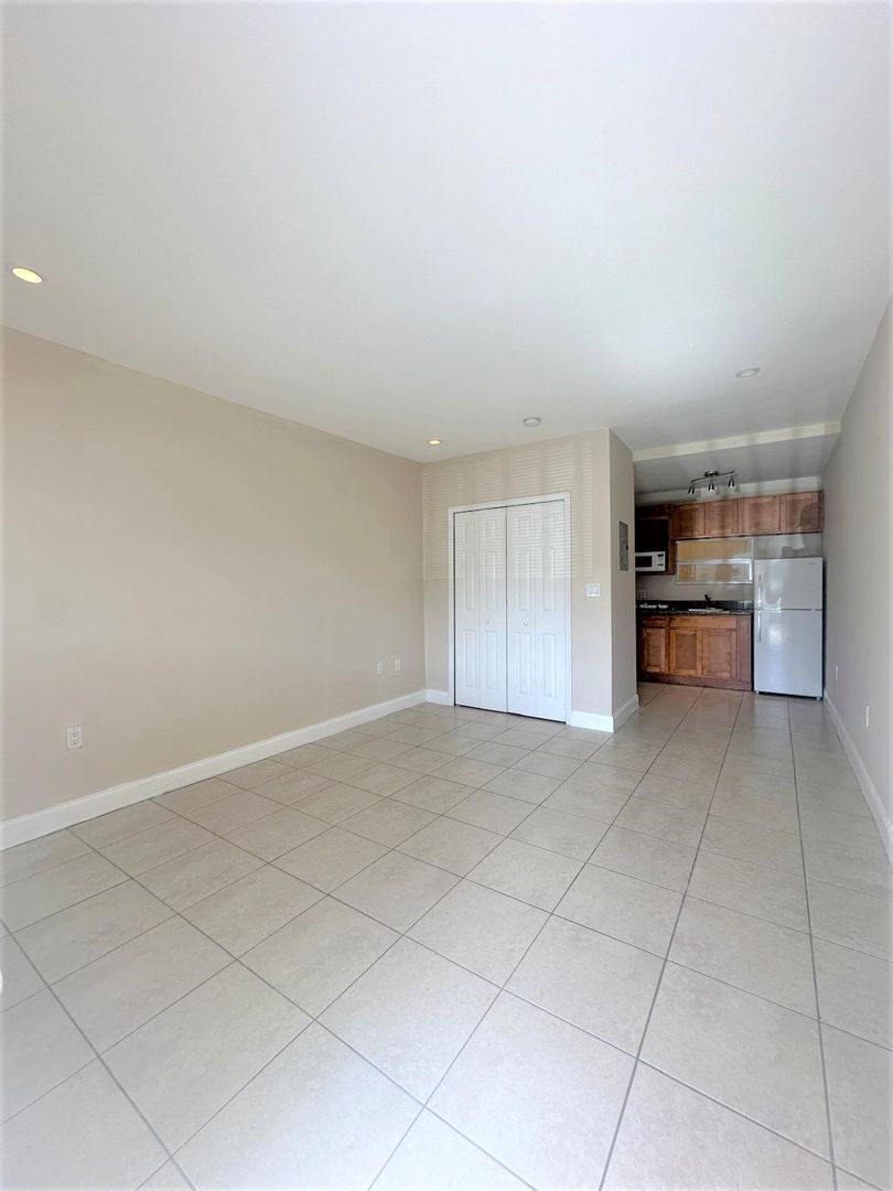 Stunning Boutique Studio Apartment Minuets From Downtown Miami & Wynwood! 11 of 12
