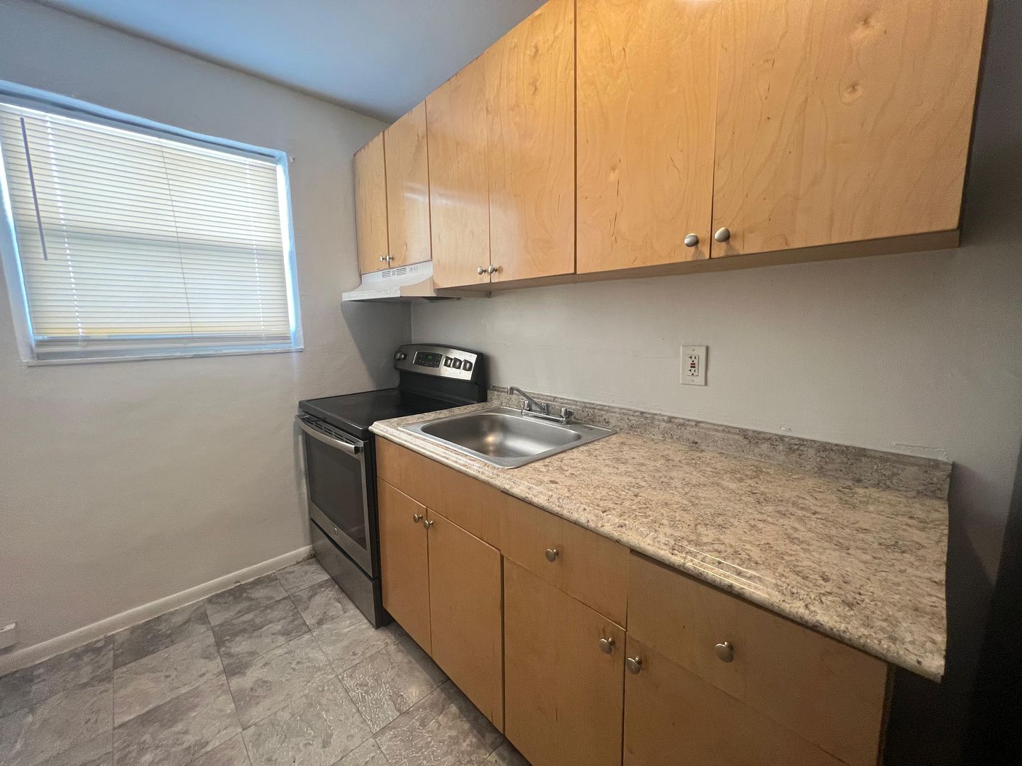Modern Comfort: Newly Updated 2BR/1BA, Vinyl Tile Flooring, Spacious Living, Near Downtown Miami! 4 of 12