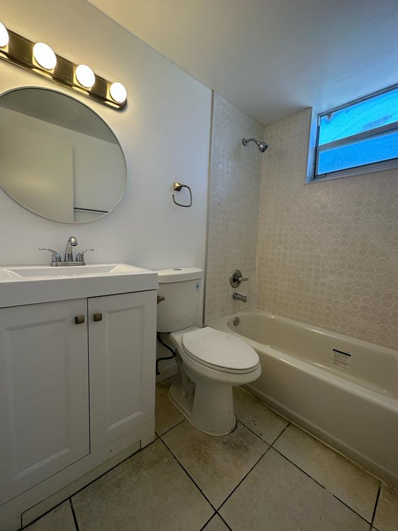 2 Bedroom Near Miami Medical 2 of 12