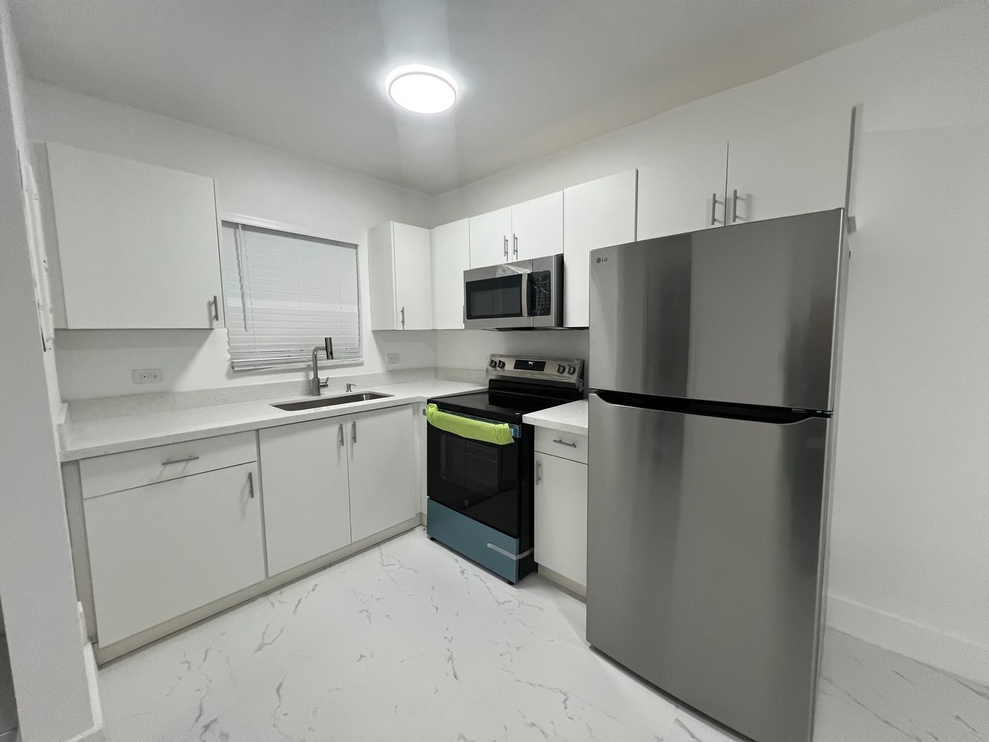 North Miami Beach Apartment: 2251 NE 170 Street