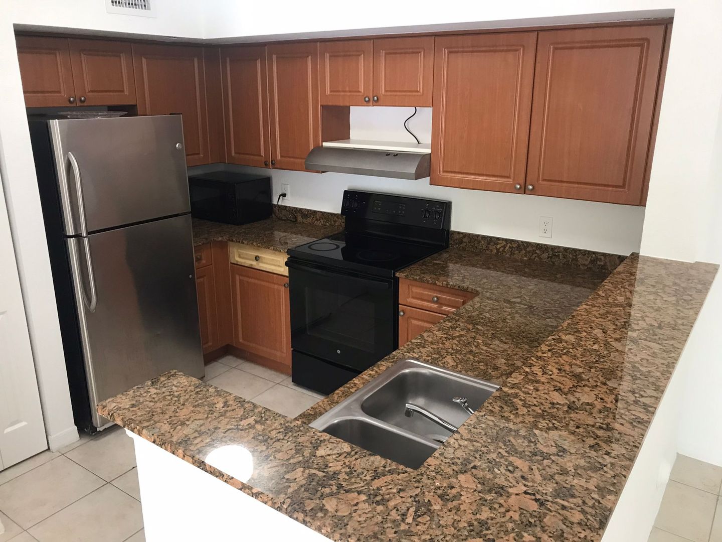 North Miami Apartment: 13780