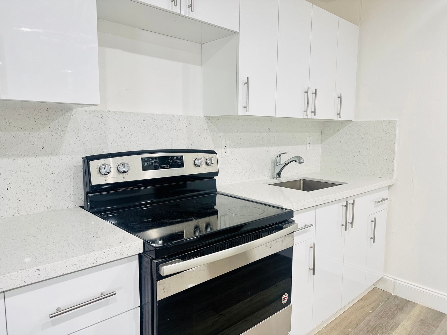 1600 Nadlan LLC 2 of 8