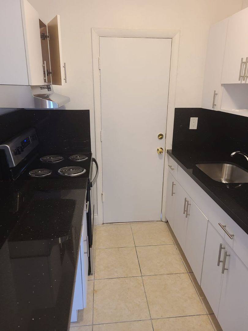 1545 Nadlan LLC 6 of 12