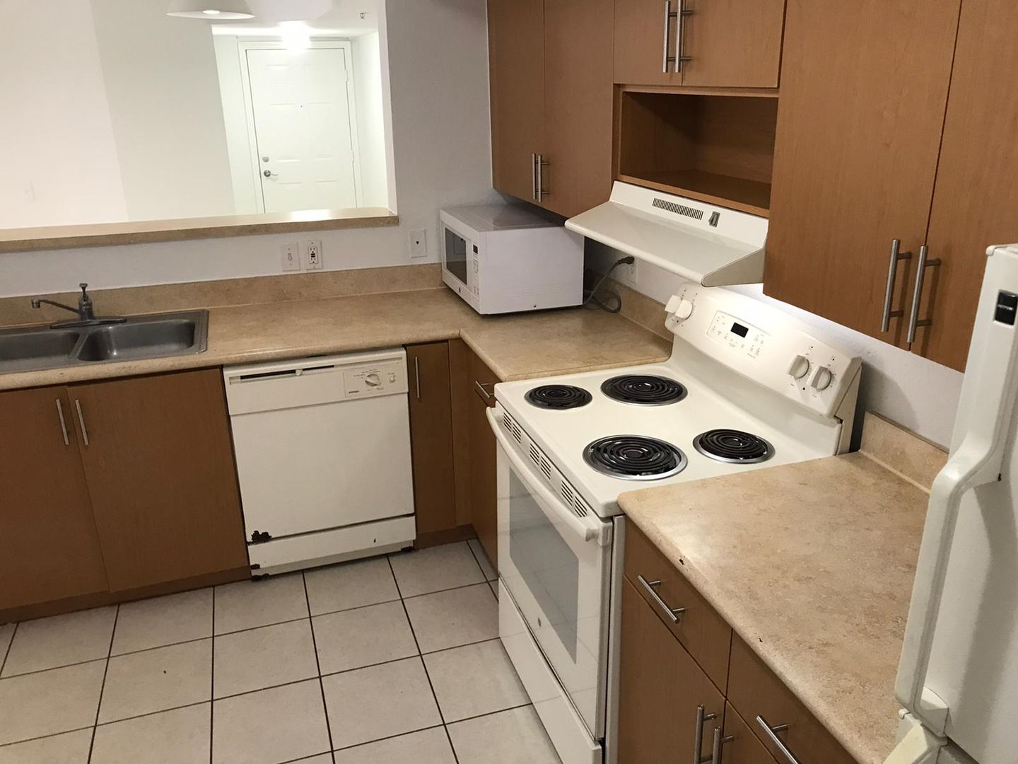North Miami Apartment: 13780