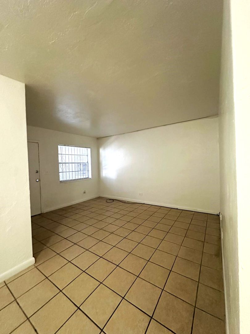 Miami Apartment: 1600 NW 7 Court