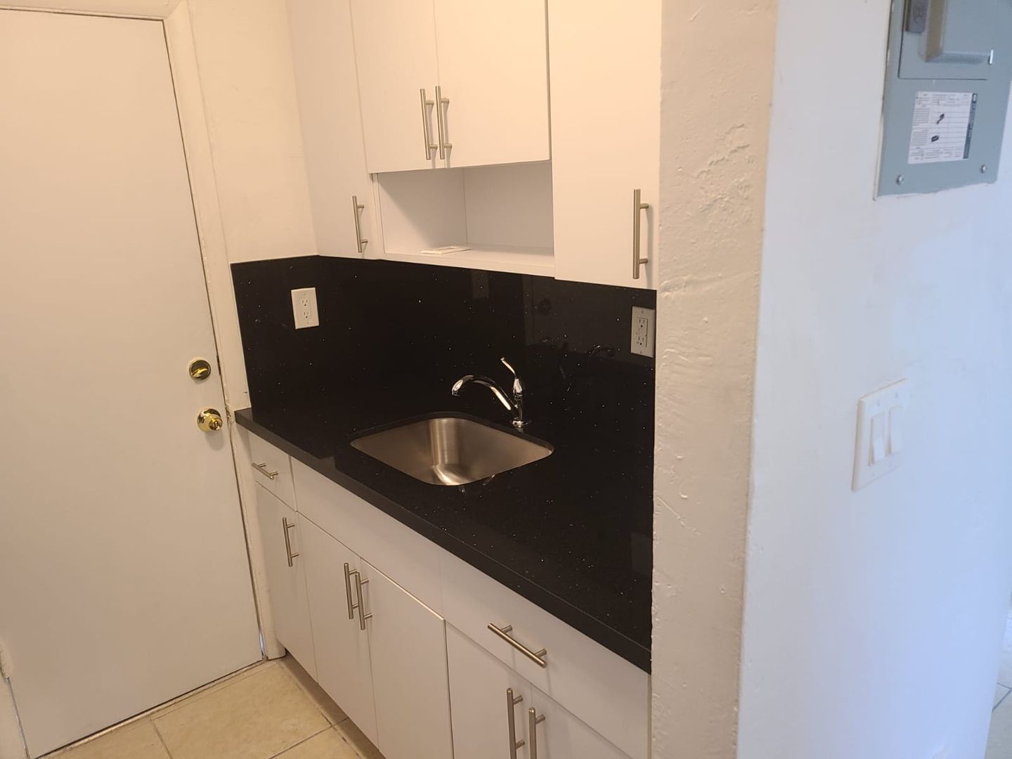 1545 Nadlan LLC 5 of 12
