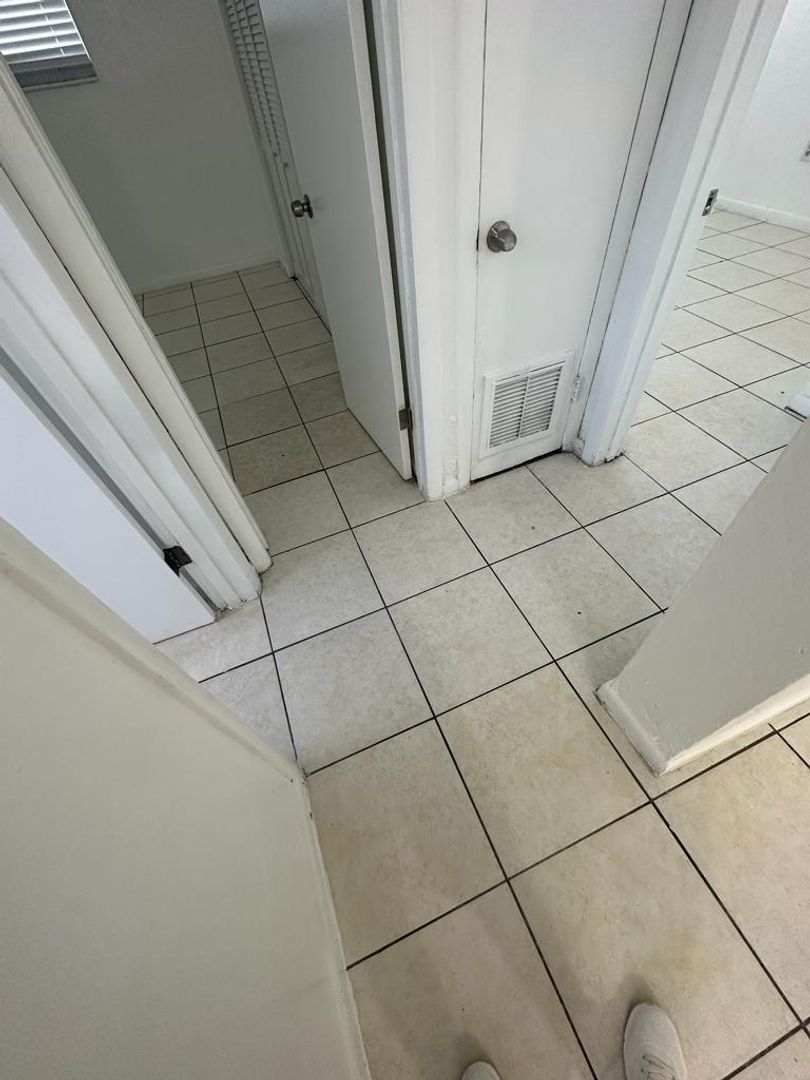 2 Bedroom Near Miami Medical 10 of 12