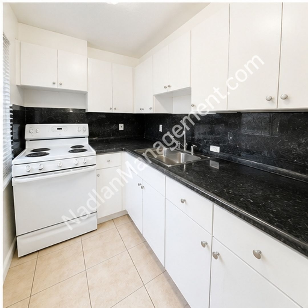 Miami Apartment: 352 NW 11 Street