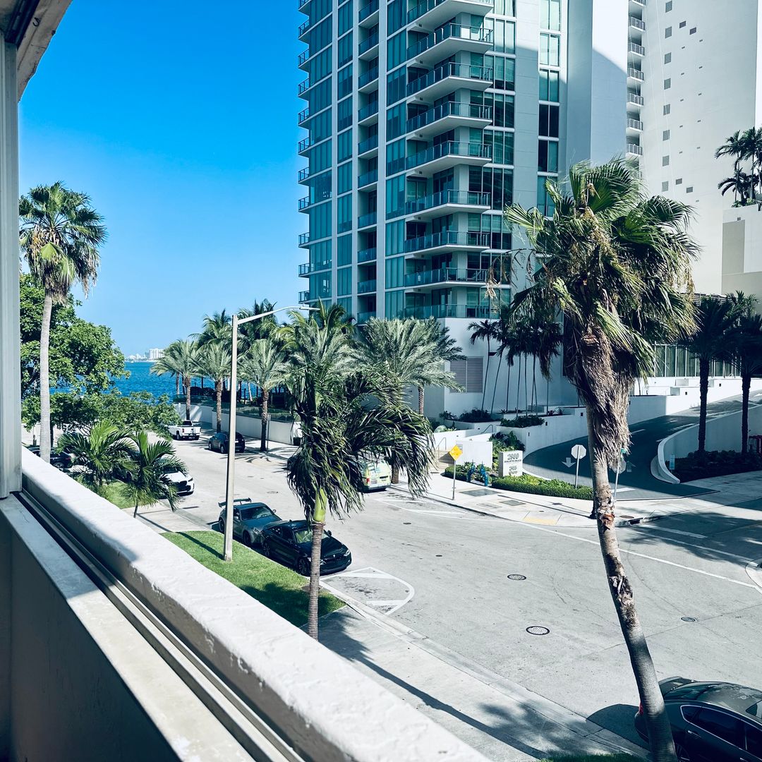 Miami Apartment: 505 NE 30 Street
