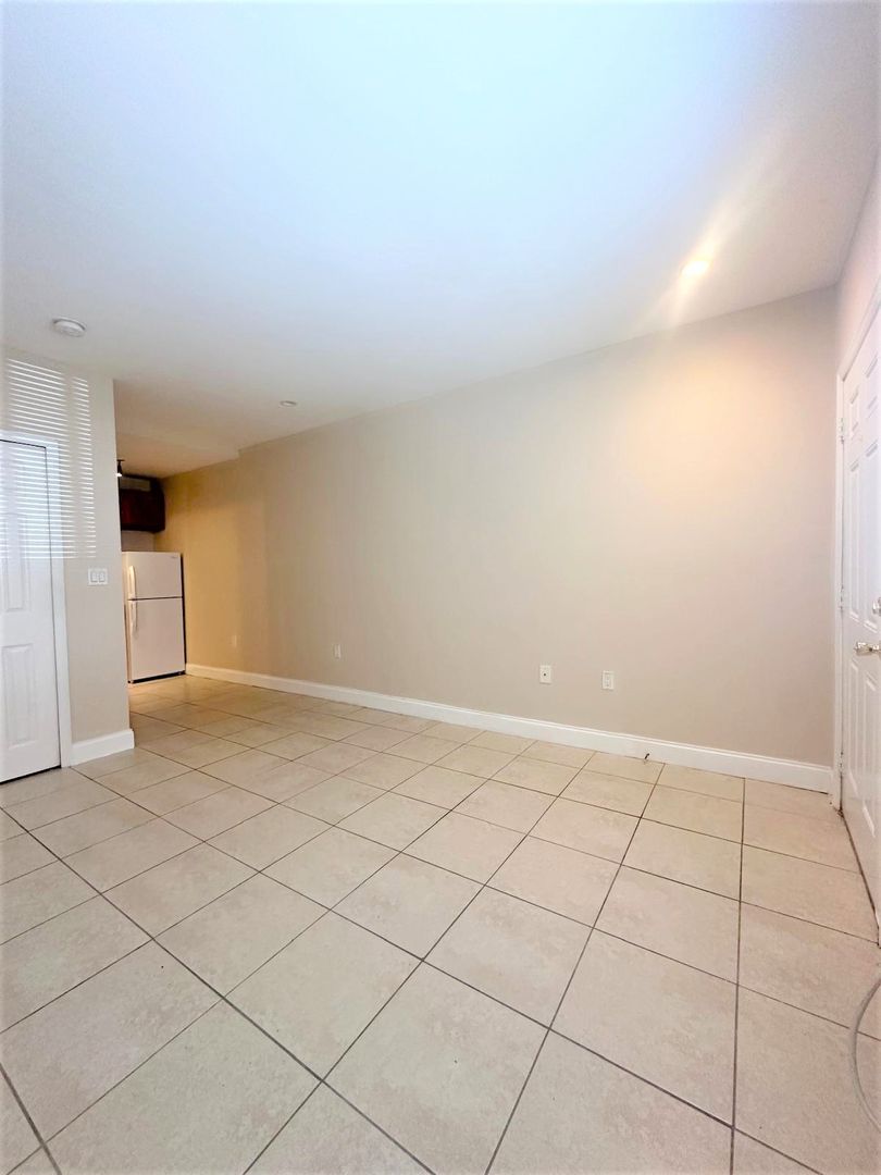 Stunning Boutique Studio Apartment Minuets From Downtown Miami & Wynwood! 12 of 12